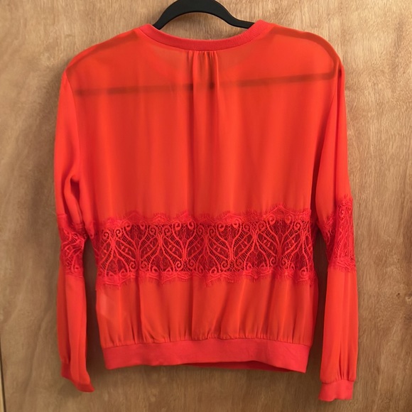 Divided red sheer and lace long sleeve blouse size small - Picture 6 of 7